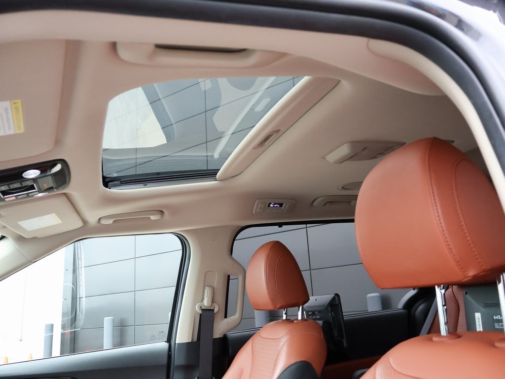 2024 Kia Carnival SX Prestige photo 24
