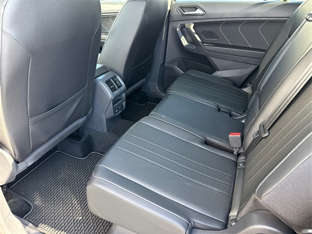 2023 Volkswagen Tiguan SE photo 29