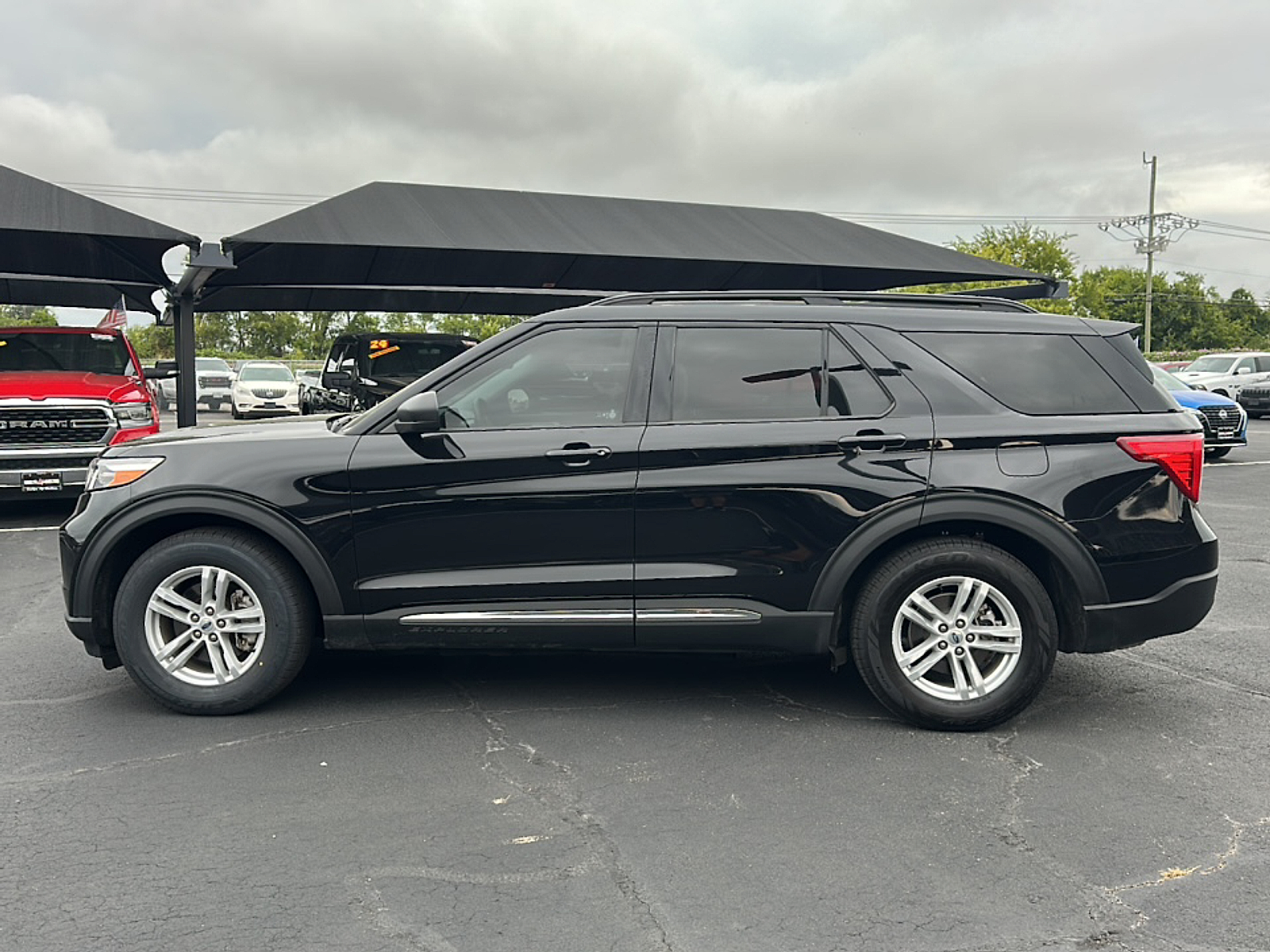 2024 Ford Explorer XLT photo 3