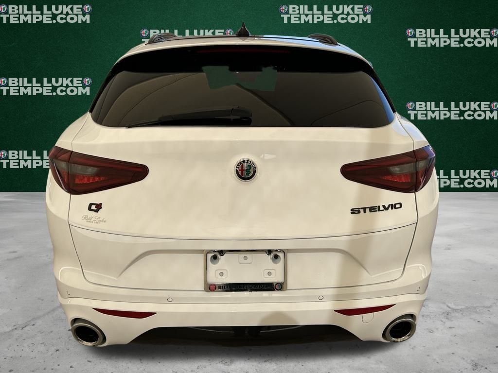 2021 Alfa Romeo Stelvio Ti photo 4