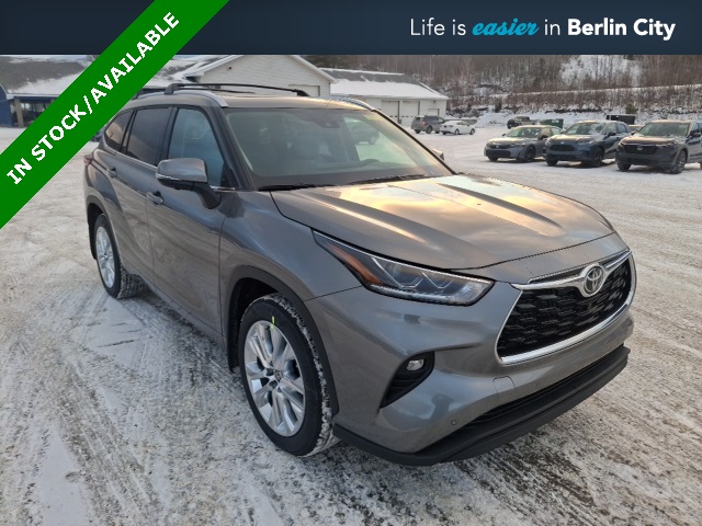 2026 Toyota Highlander Limited's photo