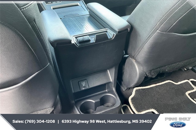 2023 Toyota Sienna XSE photo 22