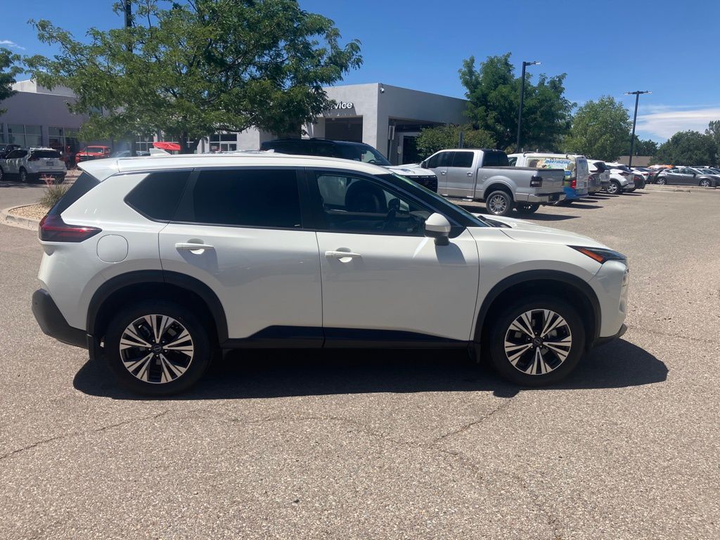 2023 Nissan Rogue SV photo 5
