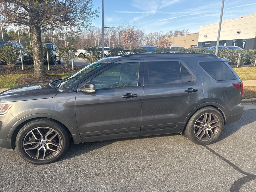 2016 Ford Explorer Sport's photo