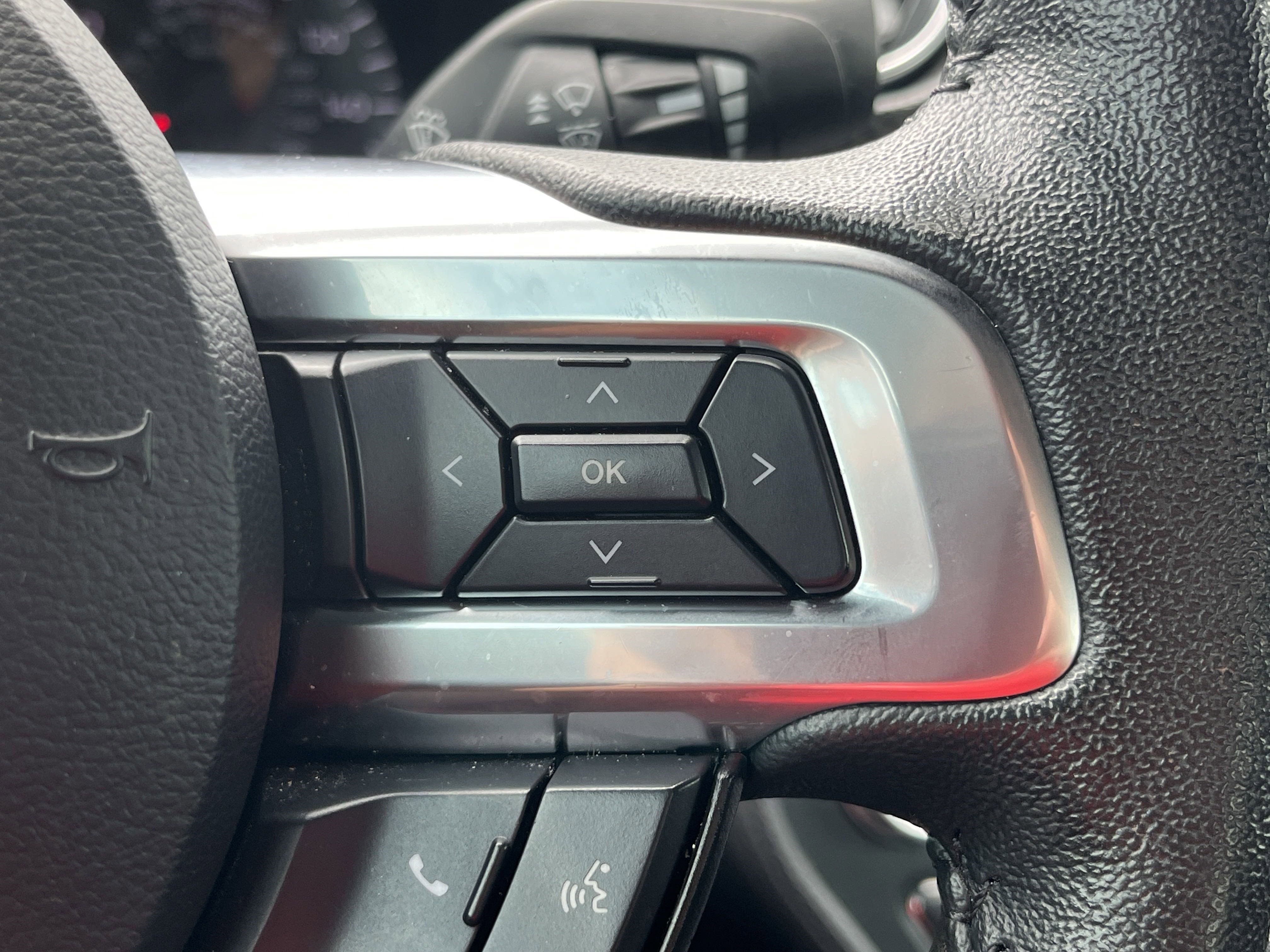 2022 Ford Mustang EcoBoost photo 8
