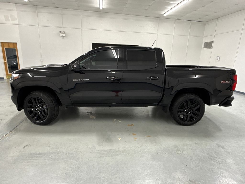 2025 Chevrolet Colorado Z71 photo 4
