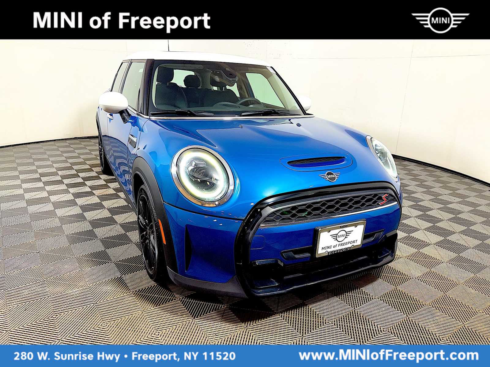 2023 MINI Hardtop 4 Door S's photo