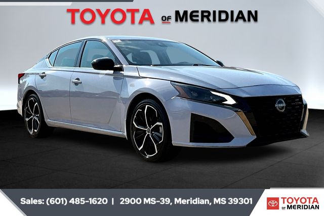 2024 Nissan Altima SR's photo