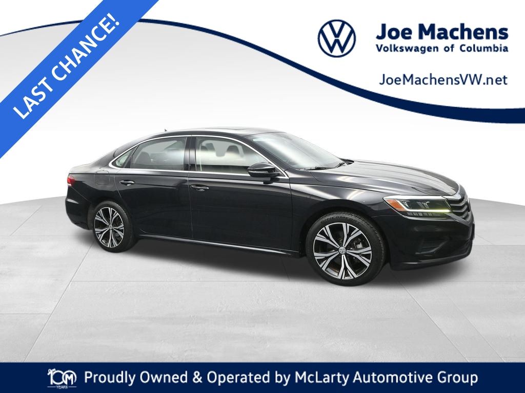 2022 Volkswagen Passat SE's photo