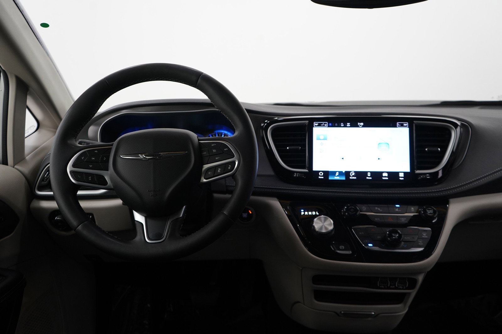 2023 Chrysler Pacifica Touring L photo 13