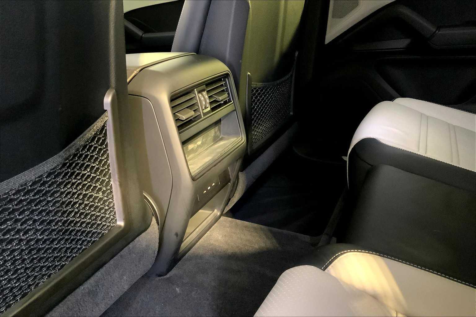 2024 Porsche Cayenne S Coupe photo 33