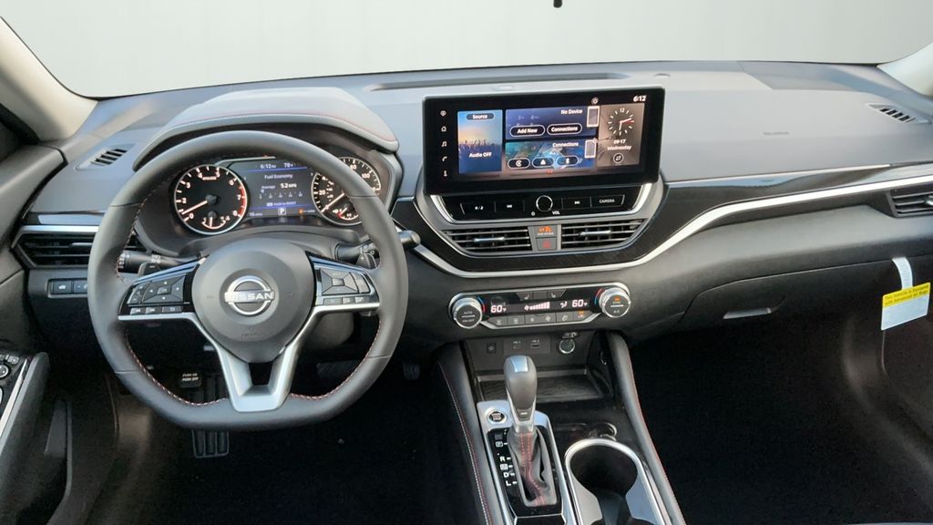 2025 Nissan Altima 2.5 SR photo 12