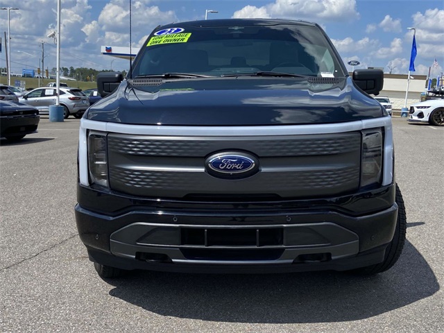 2023 Ford F-150 Lightning XLT photo 26