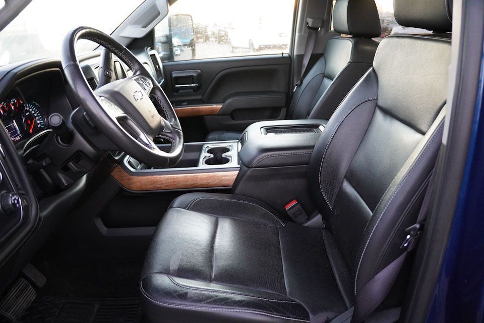 2017 Chevrolet Silverado 2500HD LTZ photo 4