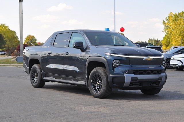 2025 Chevrolet Silverado EV LT's photo