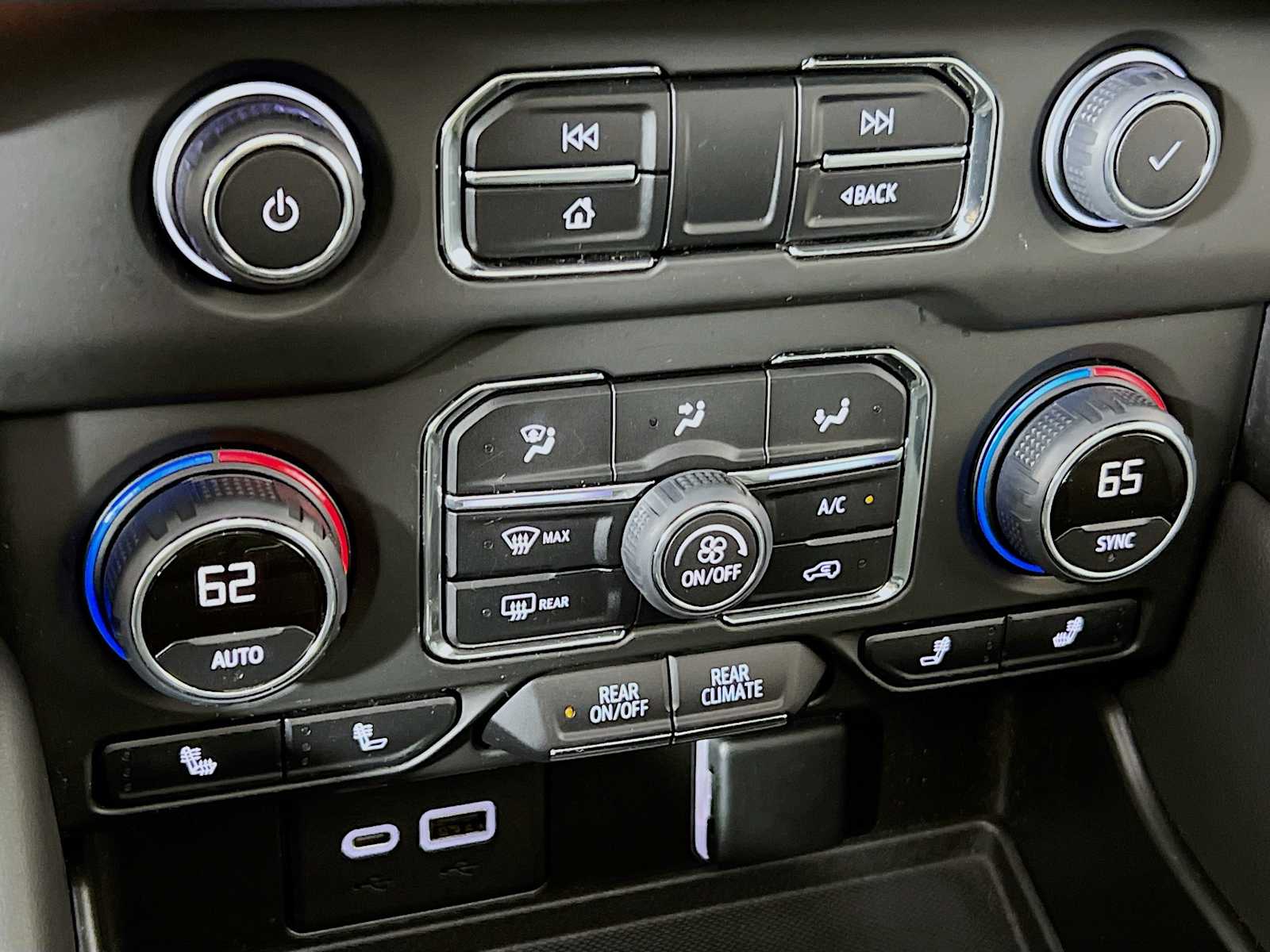 2022 Chevrolet Tahoe Z71 photo 11