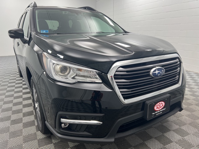 2022 Subaru Ascent Limited photo 2