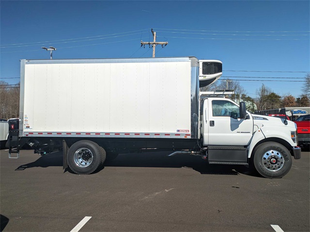 2024 Ford F-750 Base photo 2