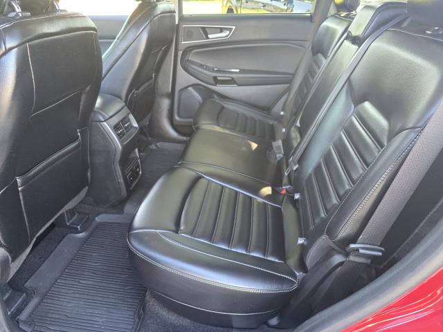 2019 Ford Edge SEL photo 11