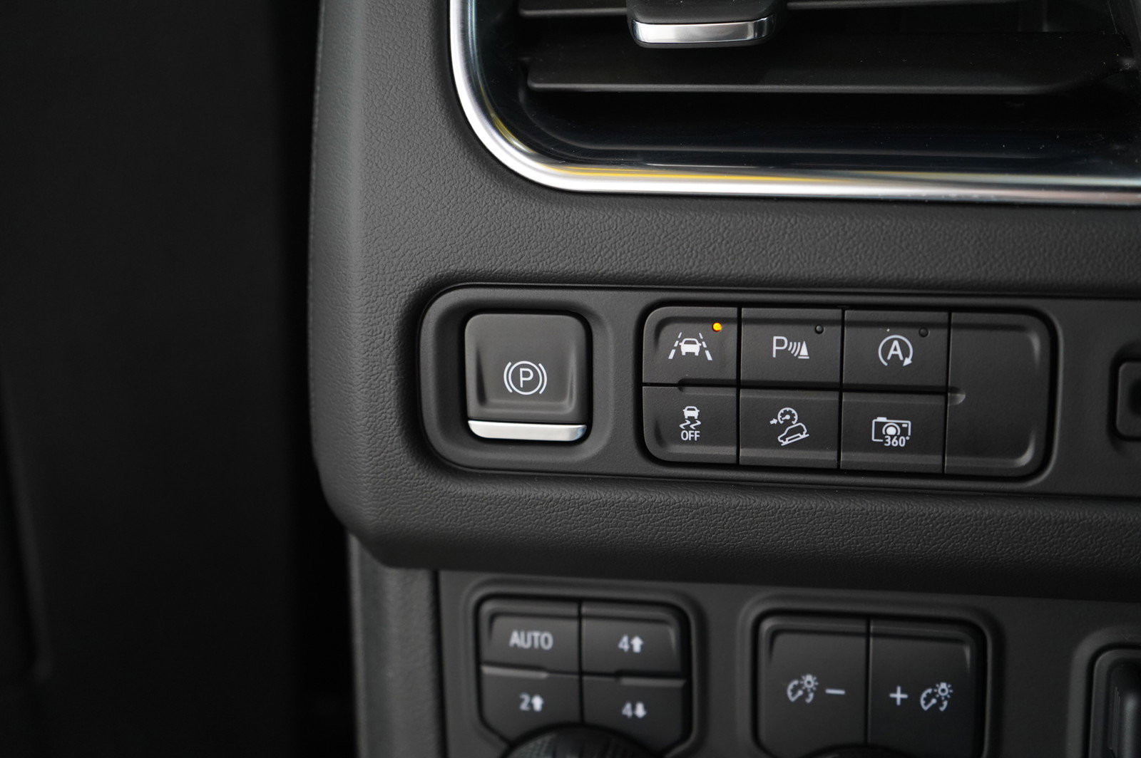 2024 Chevrolet Tahoe Z71 photo 30
