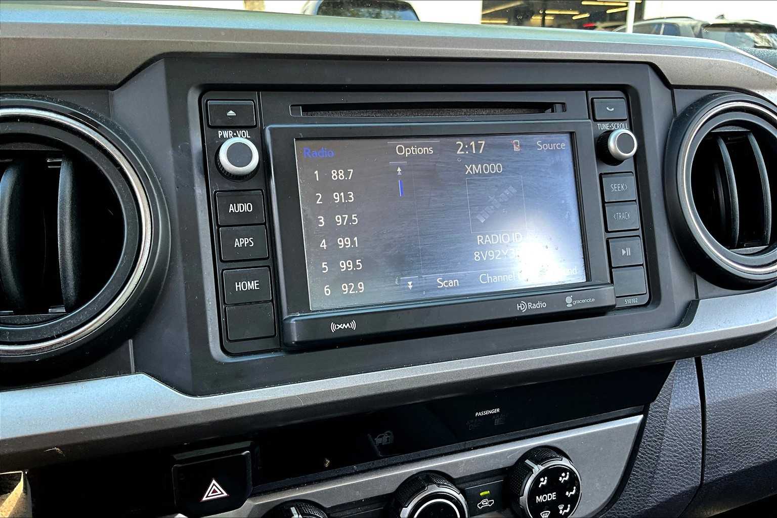 2017 Toyota Tacoma SR5 photo 30