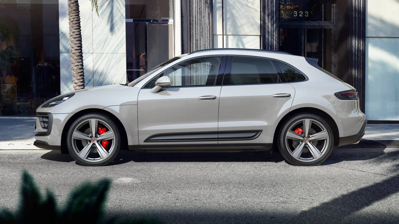 2023 Porsche Macan S photo 2