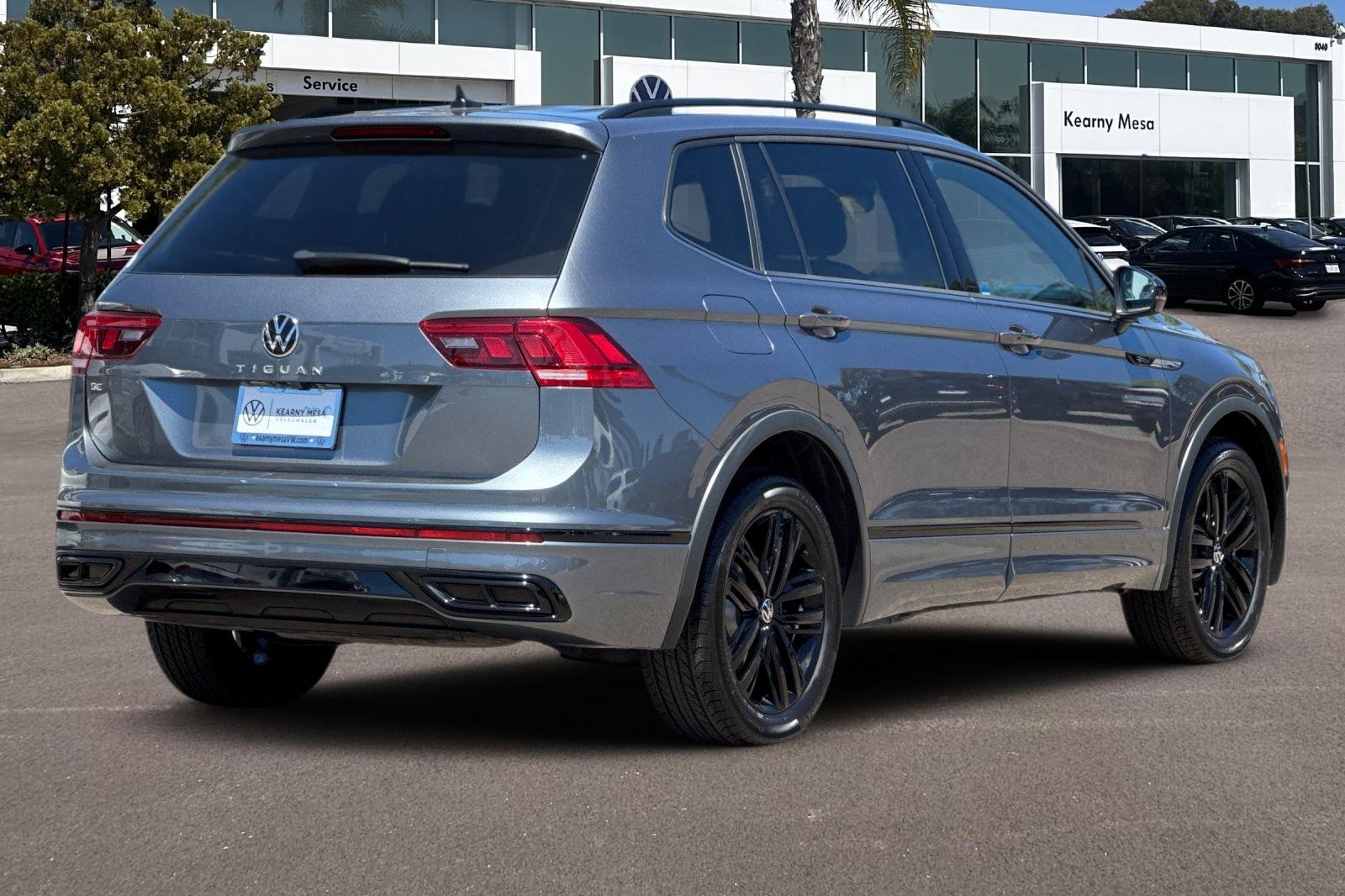 2022 Volkswagen Tiguan SE R-Line Black photo 4