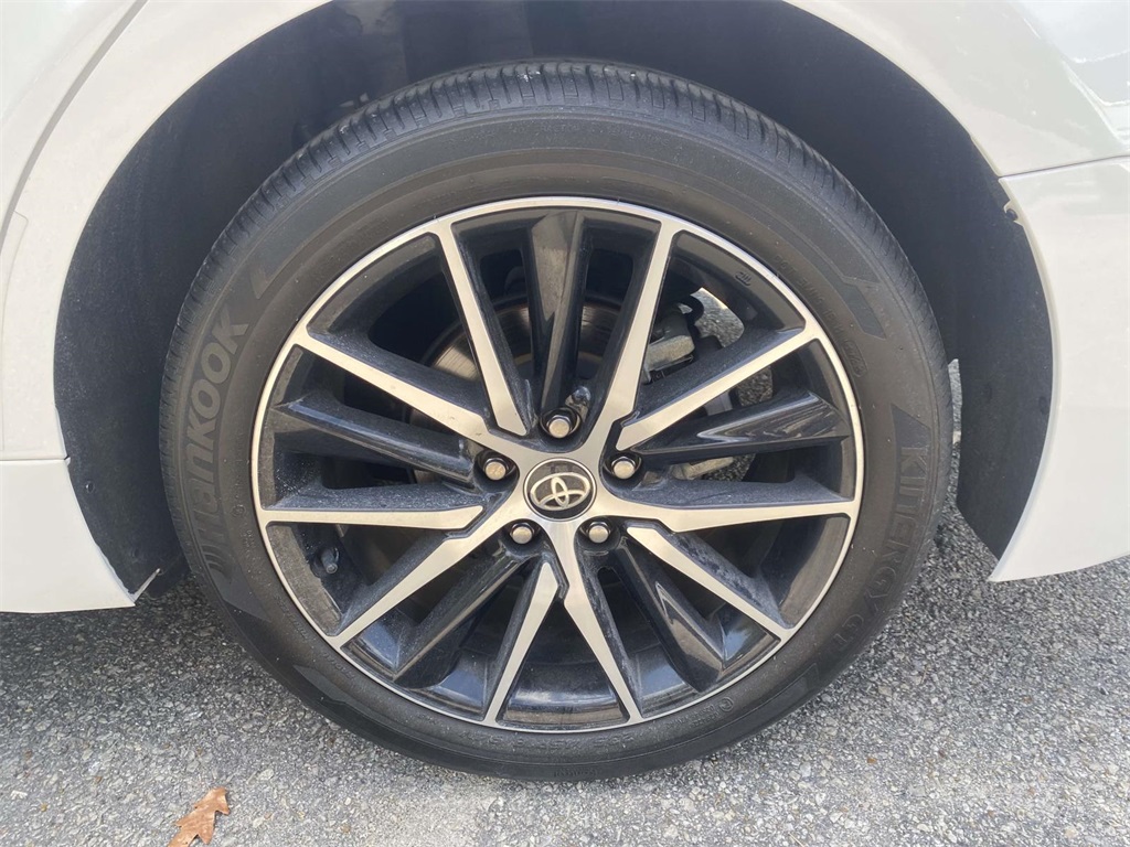2024 Toyota Camry SE photo 7