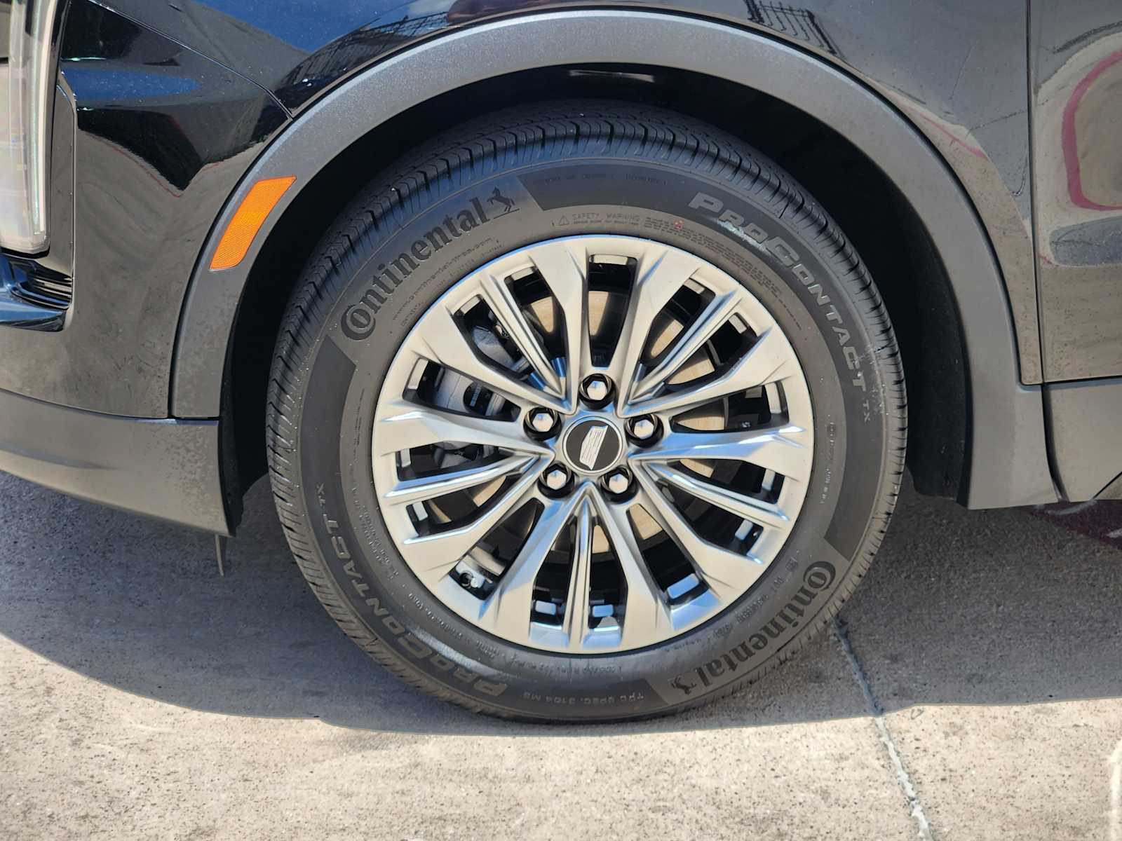 2025 Cadillac XT4 Premium Luxury photo 7