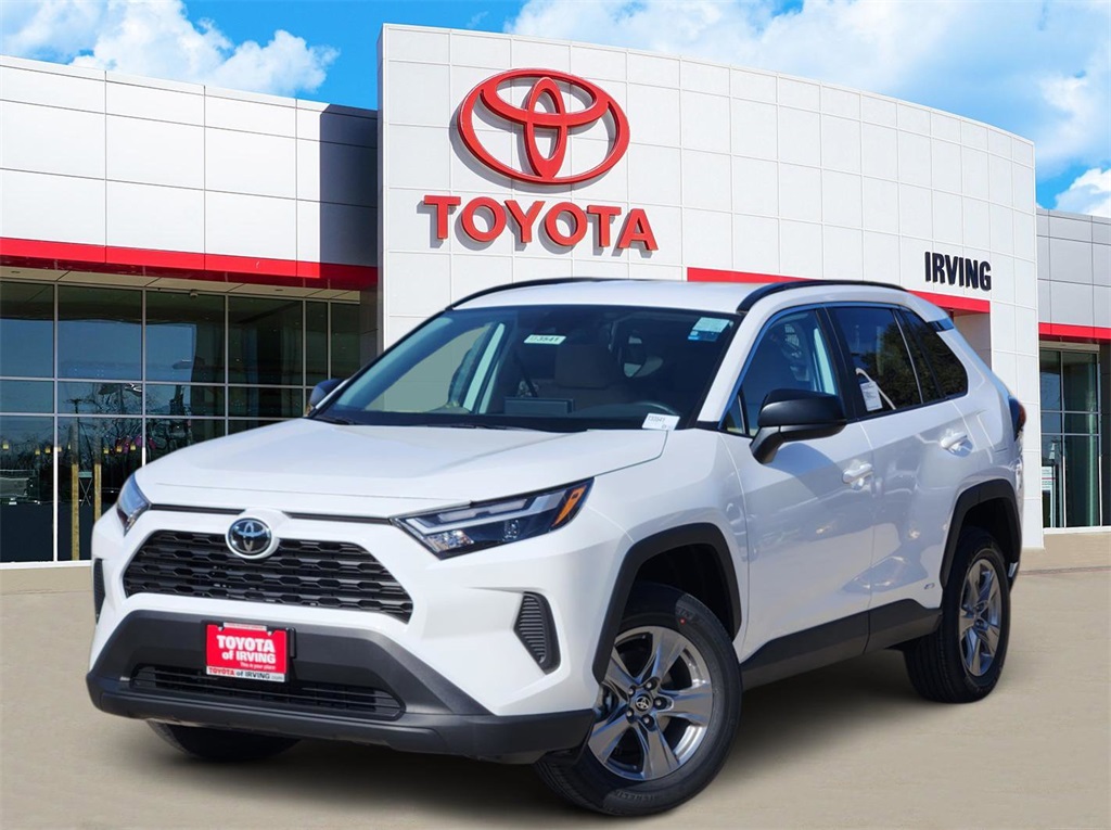 2025 Toyota RAV4 LE's photo