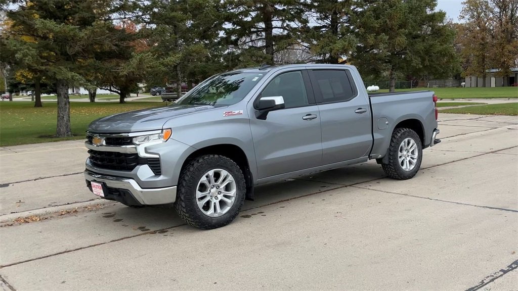 2023 Chevrolet Silverado 1500 LT photo 4