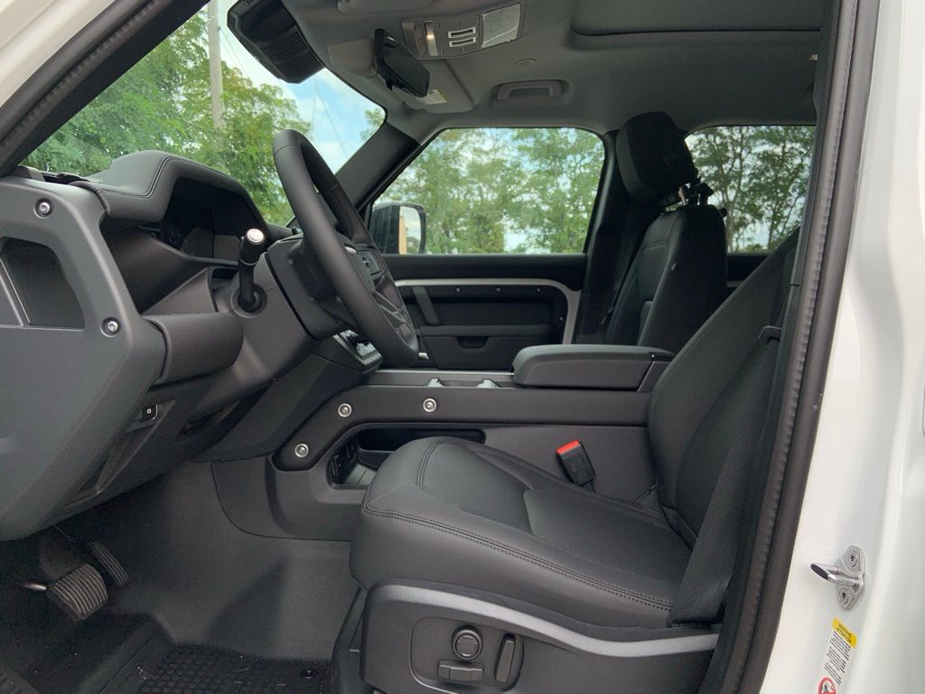 2026 Land Rover Defender 110 S photo 11