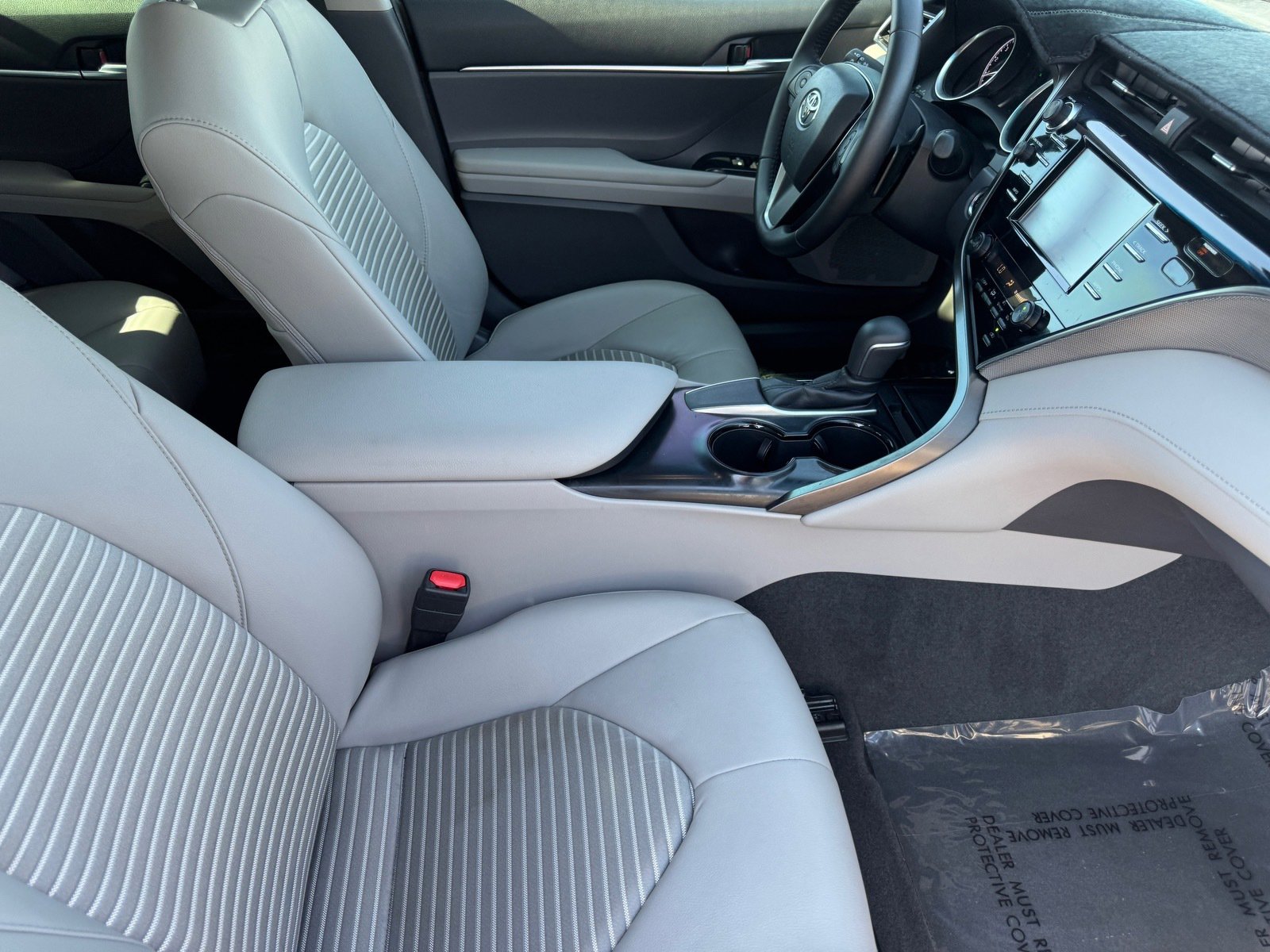 2018 Toyota Camry LE photo 9