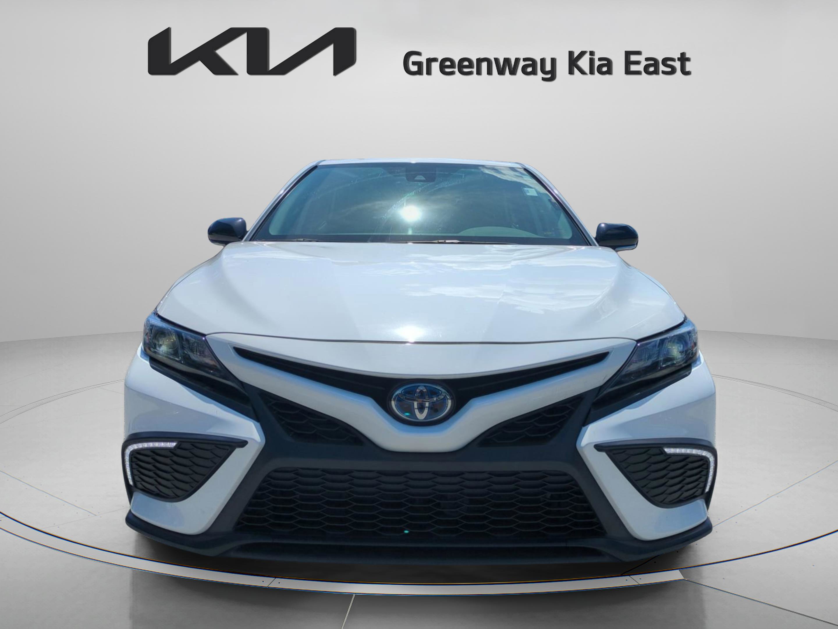 2023 Toyota Camry SE photo 2