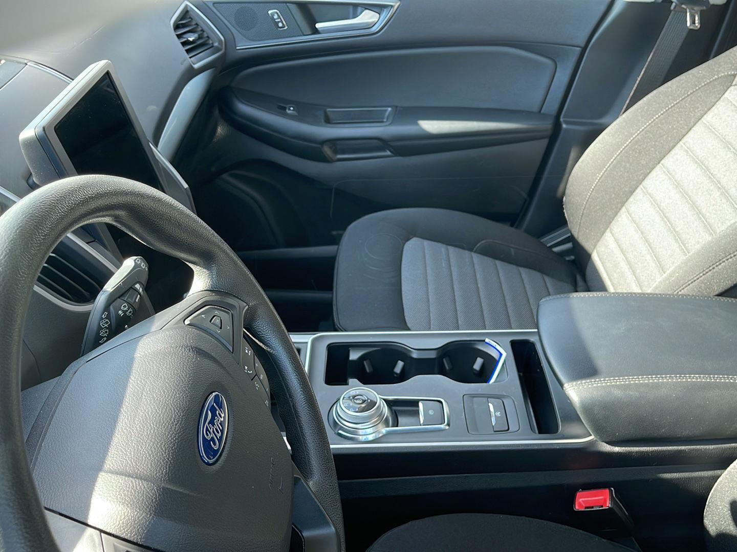 2022 Ford Edge SE photo 4