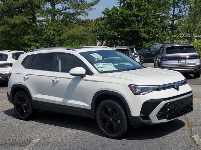 2025 Volkswagen Taos SEL photo 2