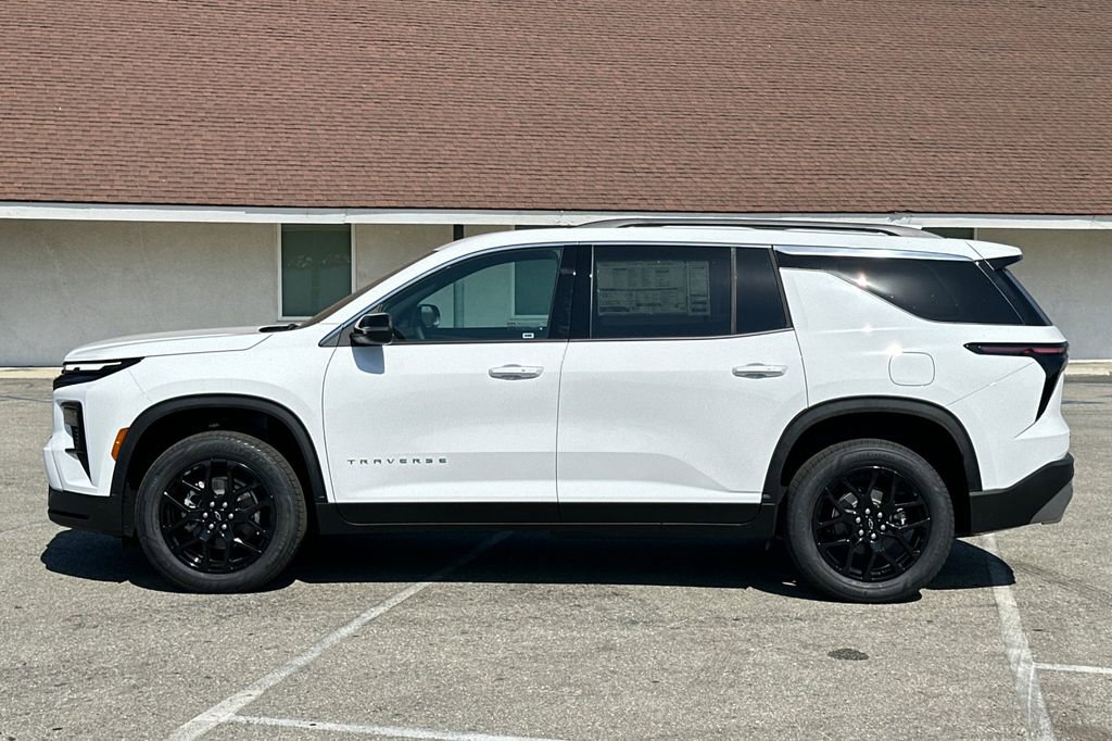 2025 Chevrolet Traverse photo 7