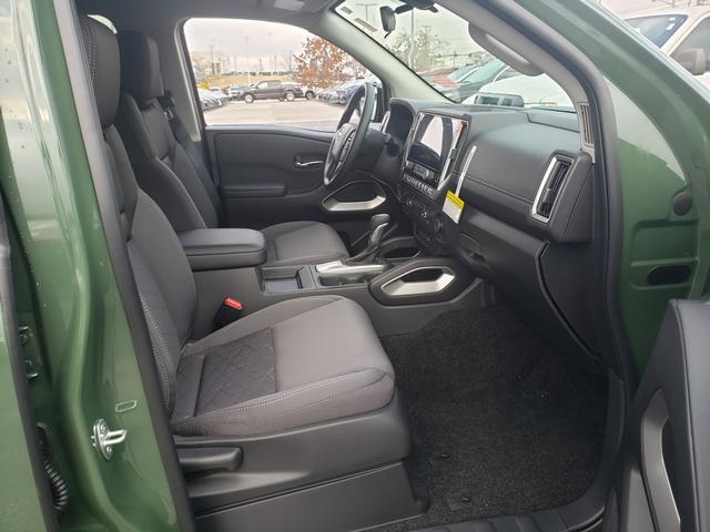 2025 Nissan Frontier Crew Cab SV photo 17