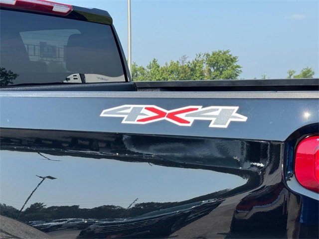 2025 Chevrolet Silverado 1500 LT photo 4