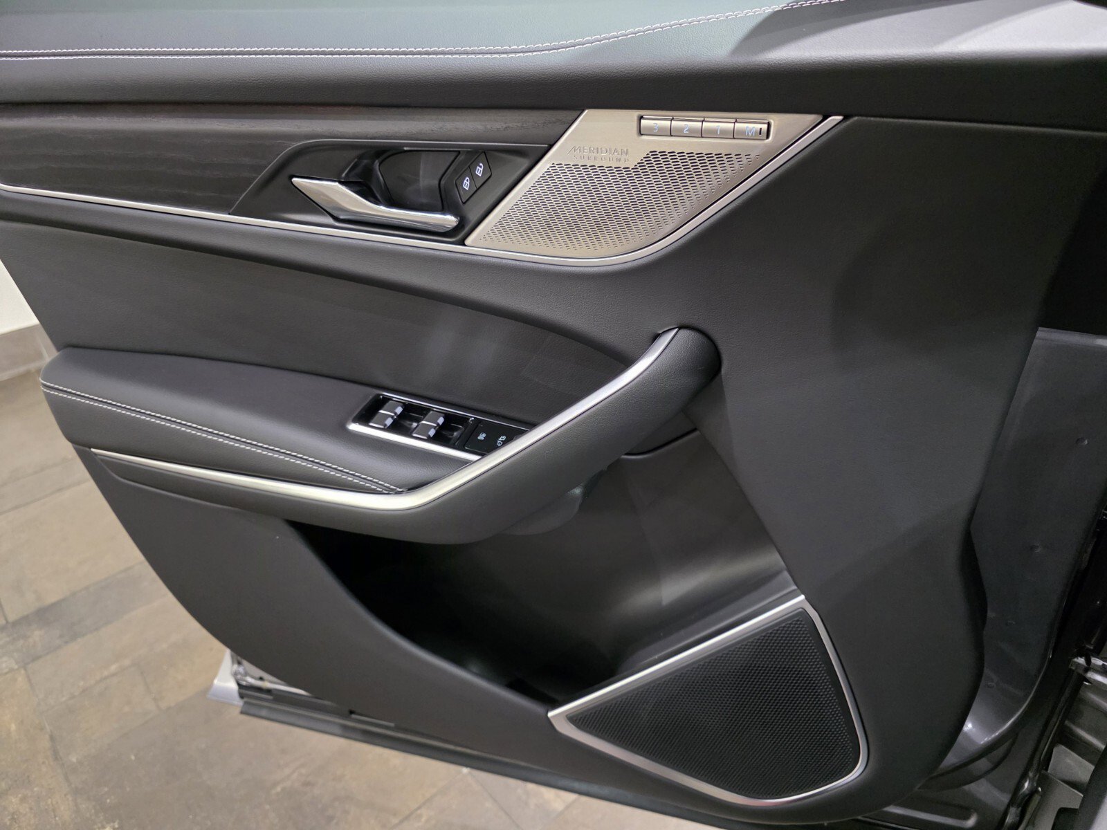 2026 Jaguar F-PACE R-Dynamic S P250 photo 18