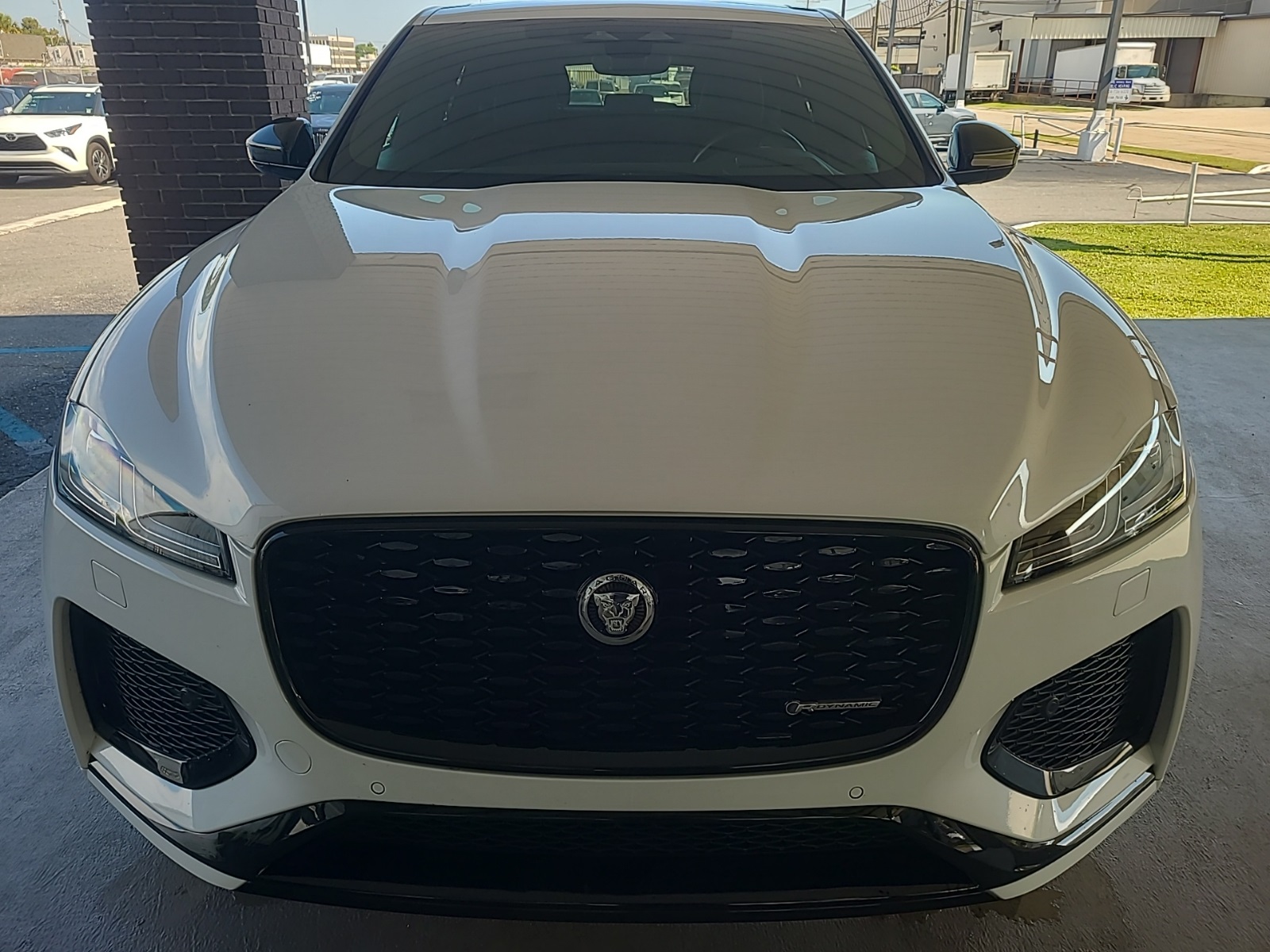 2024 Jaguar F-PACE P250 R-Dynamic S photo 11