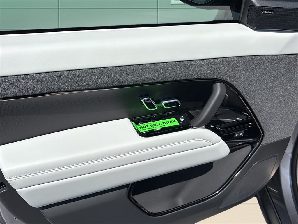 2025 Land Rover Range Rover Sport SE photo 25