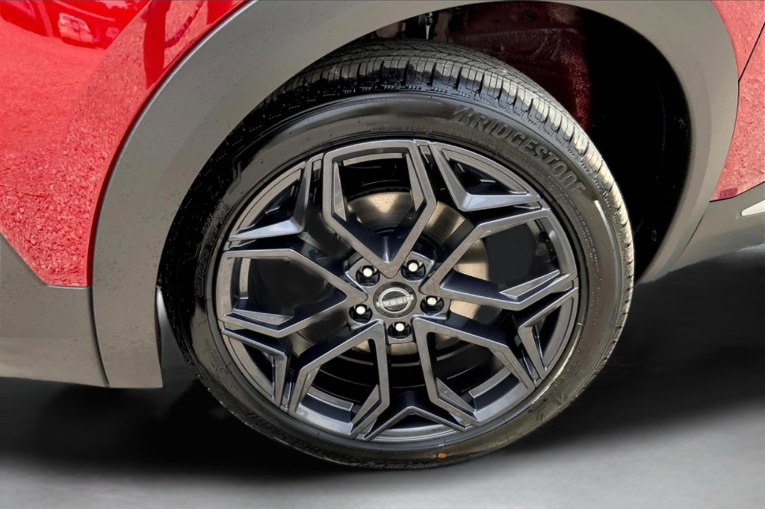 2025 Nissan Kicks SR photo 10