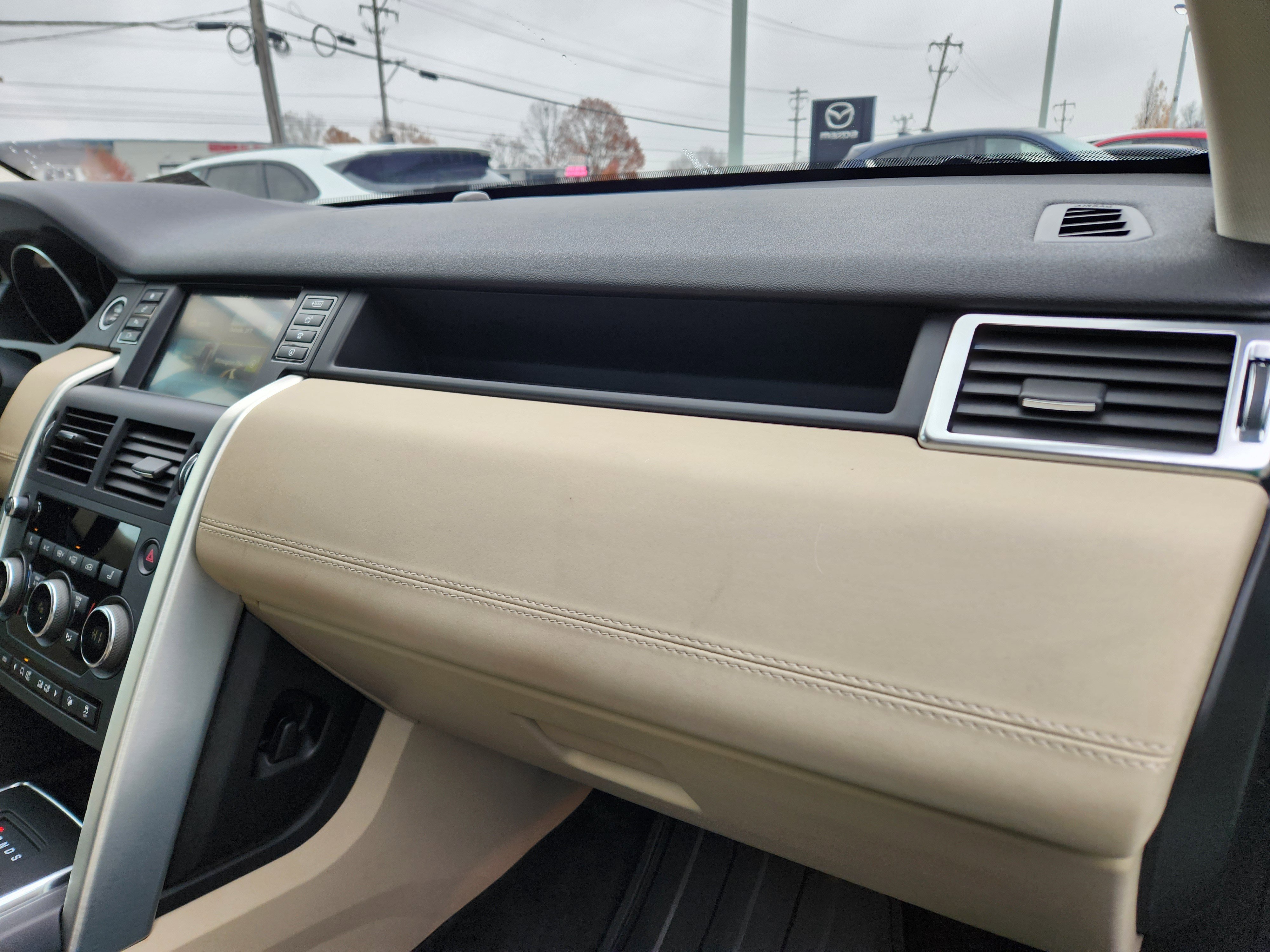 2019 Land Rover Discovery Sport HSE photo 4