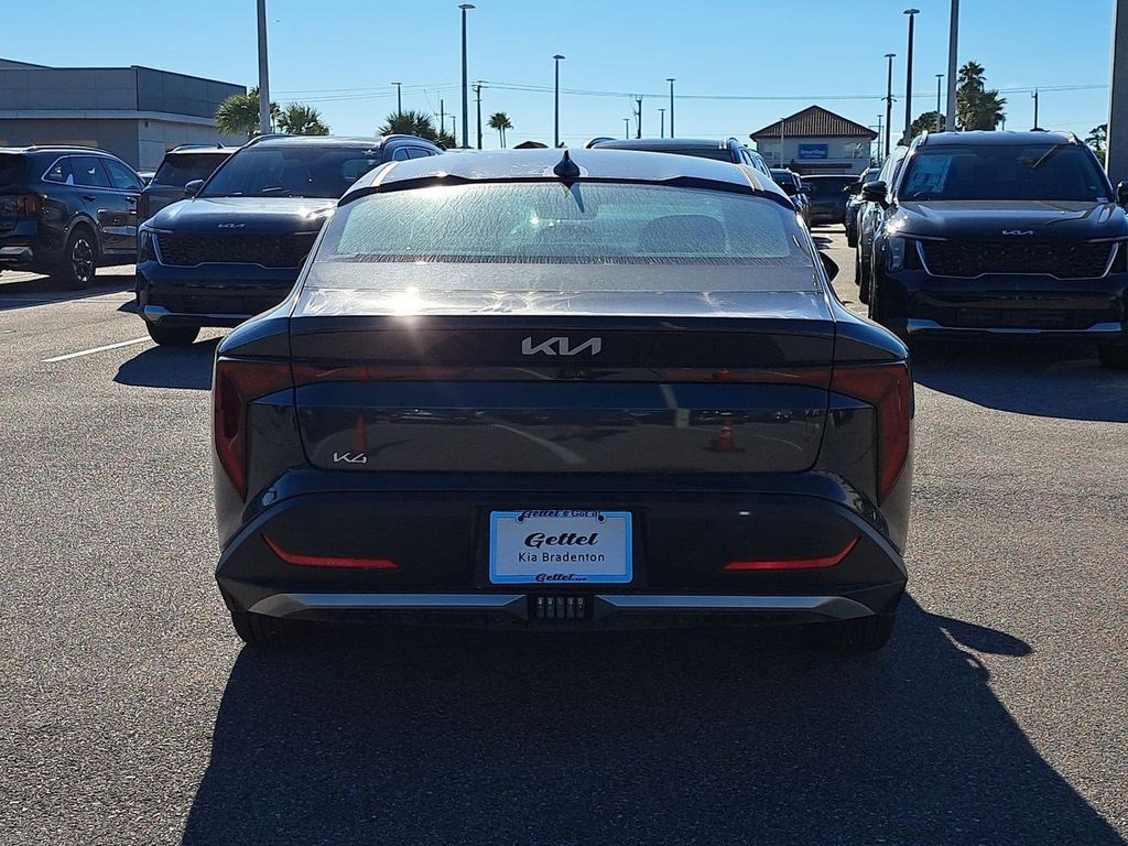 2025 Kia K4 LXS photo 6