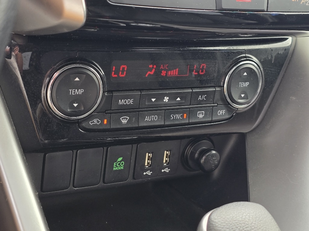 2022 Mitsubishi Eclipse Cross SE photo 18