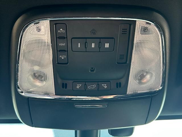 2022 Jeep Cherokee Laredo X photo 30