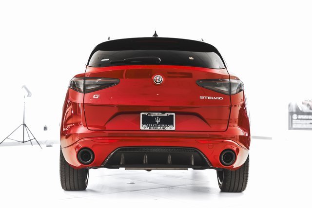 2025 Alfa Romeo Stelvio Tributo Italiano photo 10