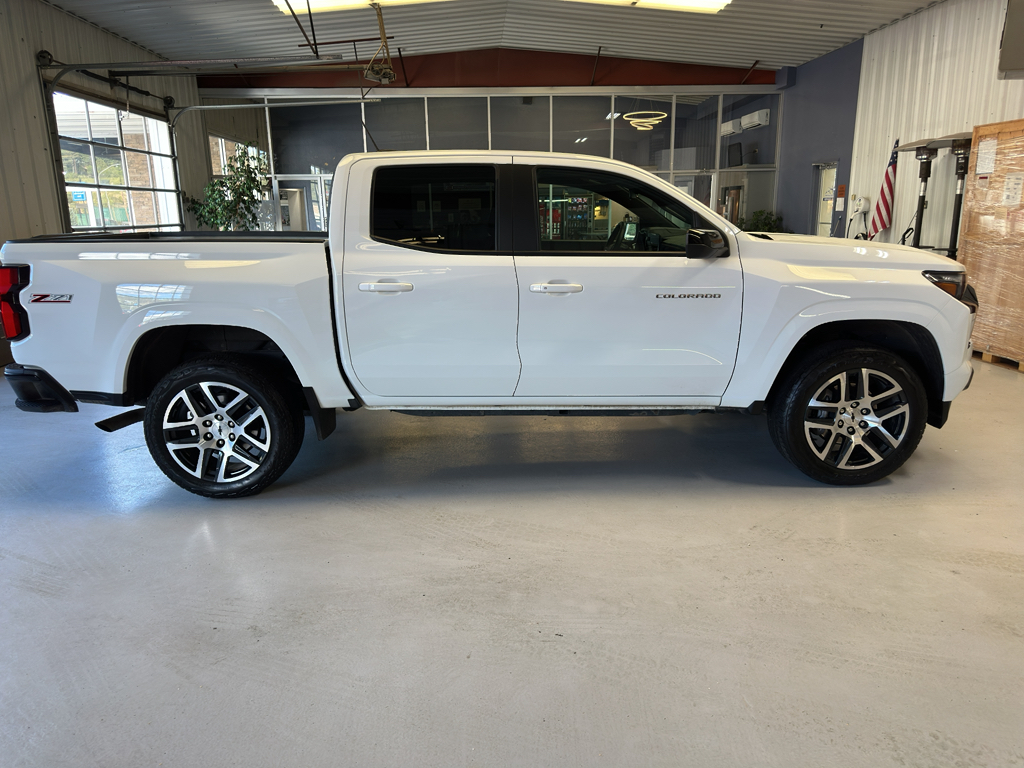 2023 Chevrolet Colorado Z71 photo 4