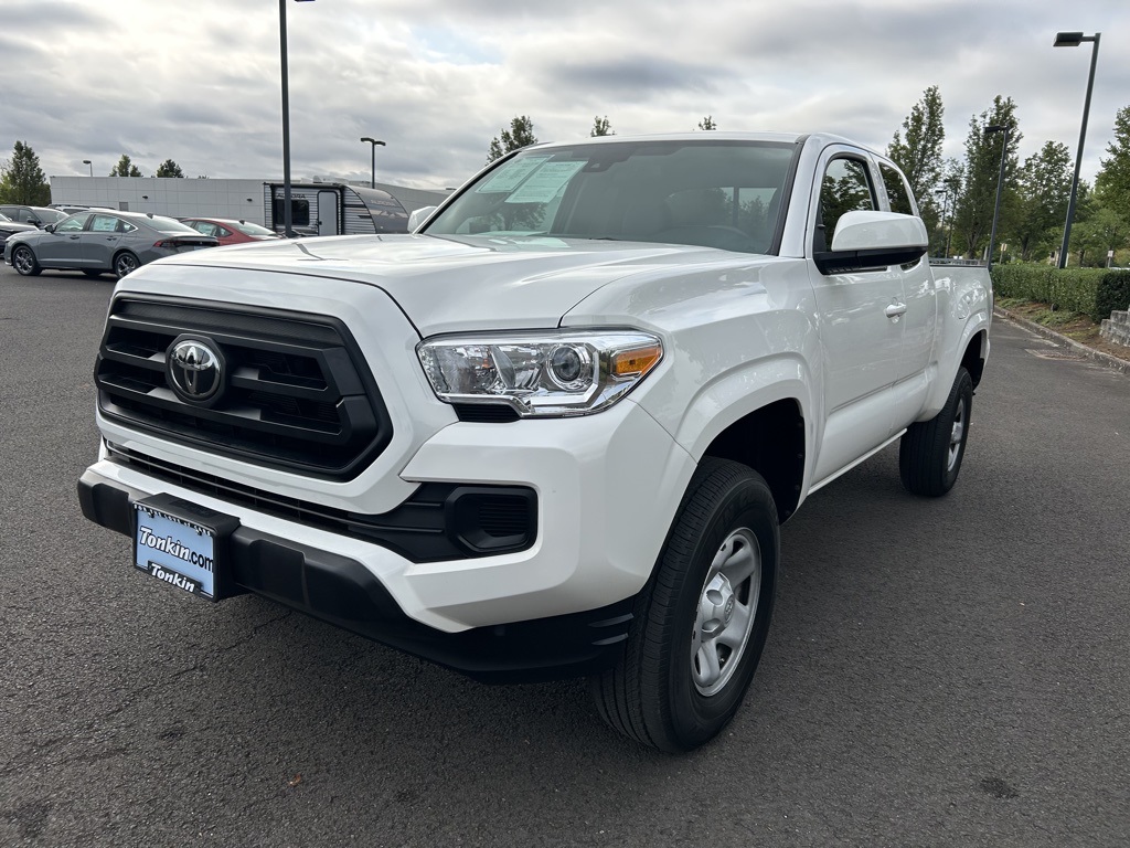 2022 Toyota Tacoma SR photo 4
